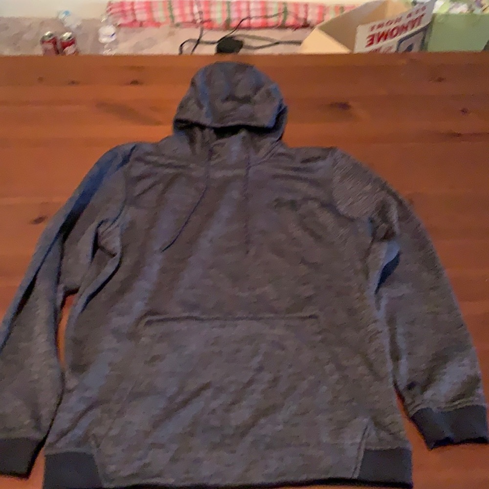 Under Armour Sweatshirt